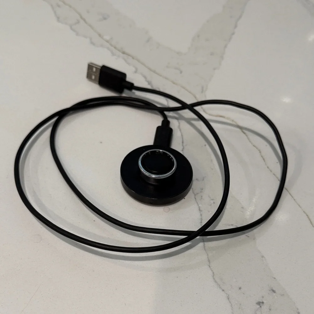 Oura Ring - Picture 1 of 4